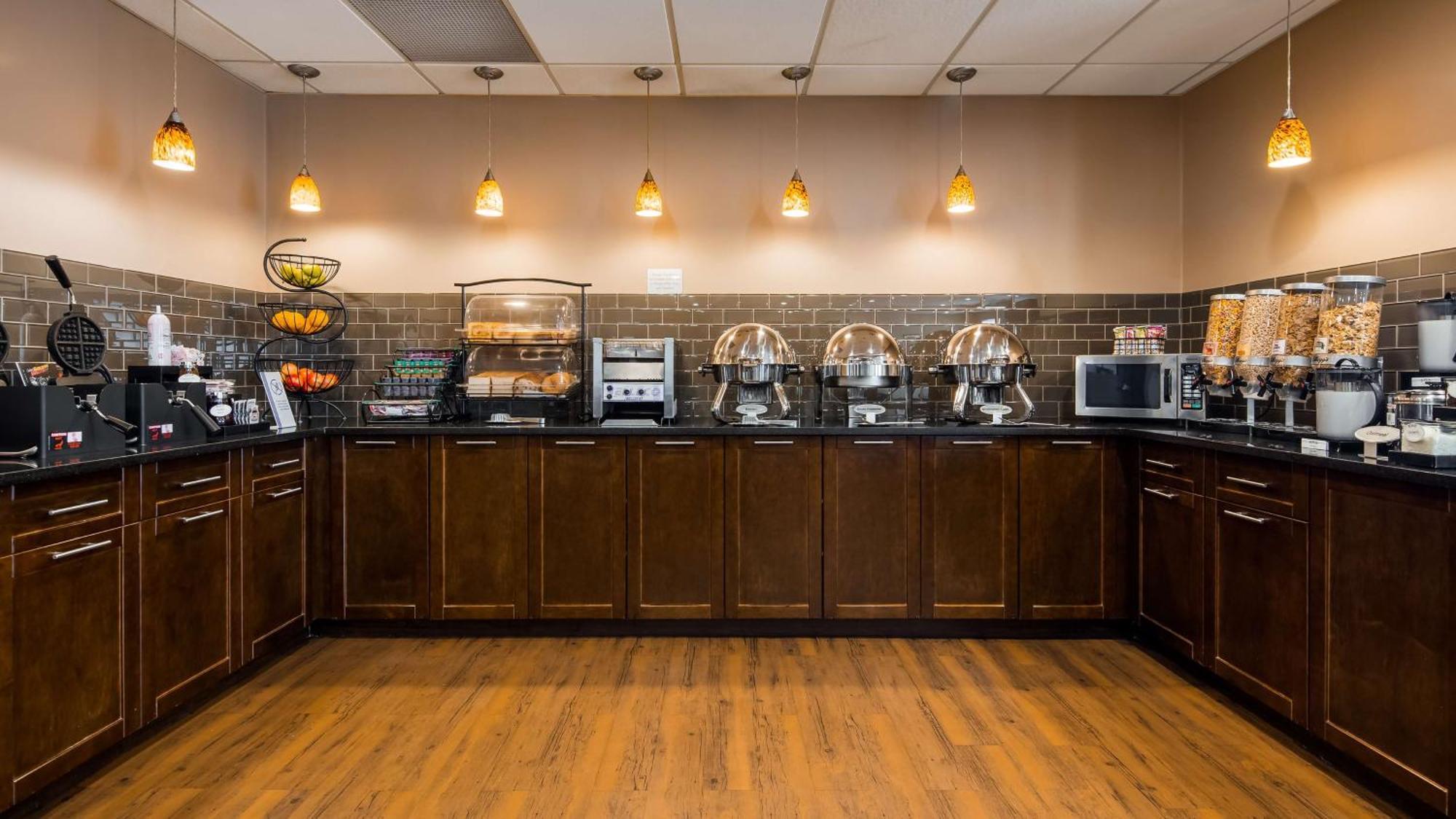 ססקאטון Best Western Blairmore מראה חיצוני תמונה