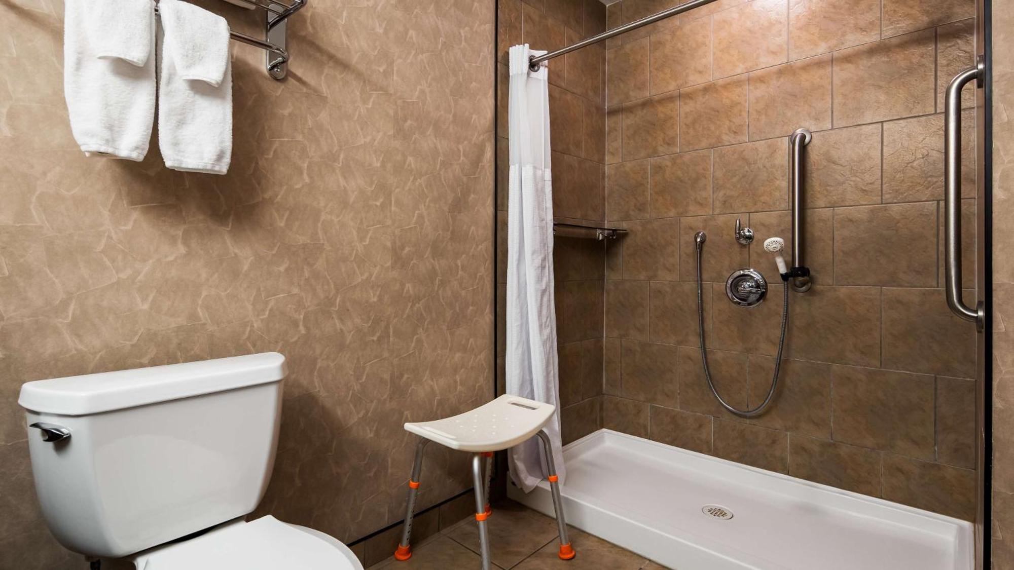 ססקאטון Best Western Blairmore מראה חיצוני תמונה
