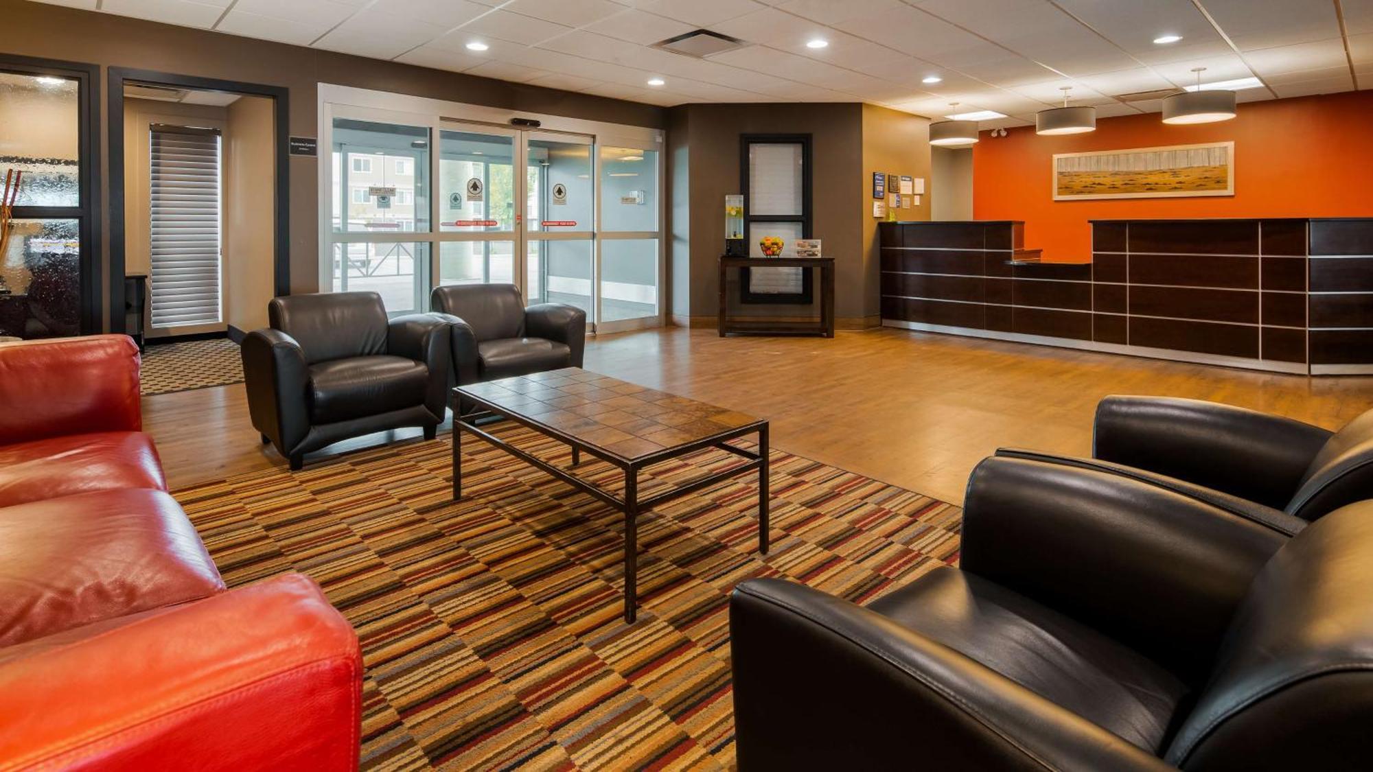 ססקאטון Best Western Blairmore מראה חיצוני תמונה