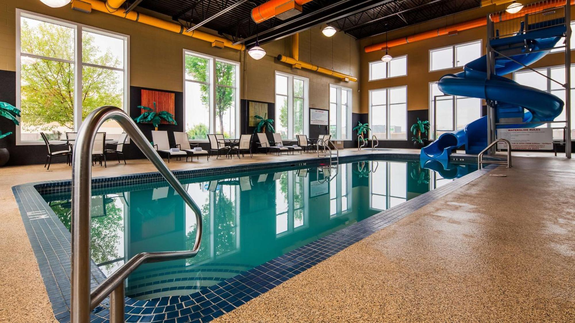 ססקאטון Best Western Blairmore מראה חיצוני תמונה