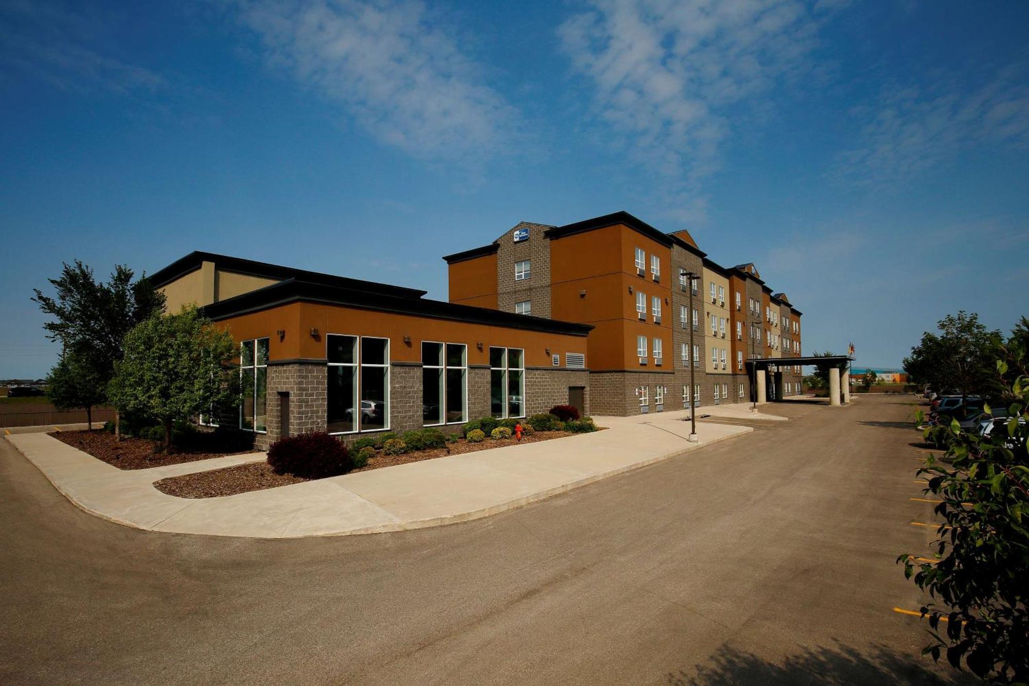 ססקאטון Best Western Blairmore מראה חיצוני תמונה