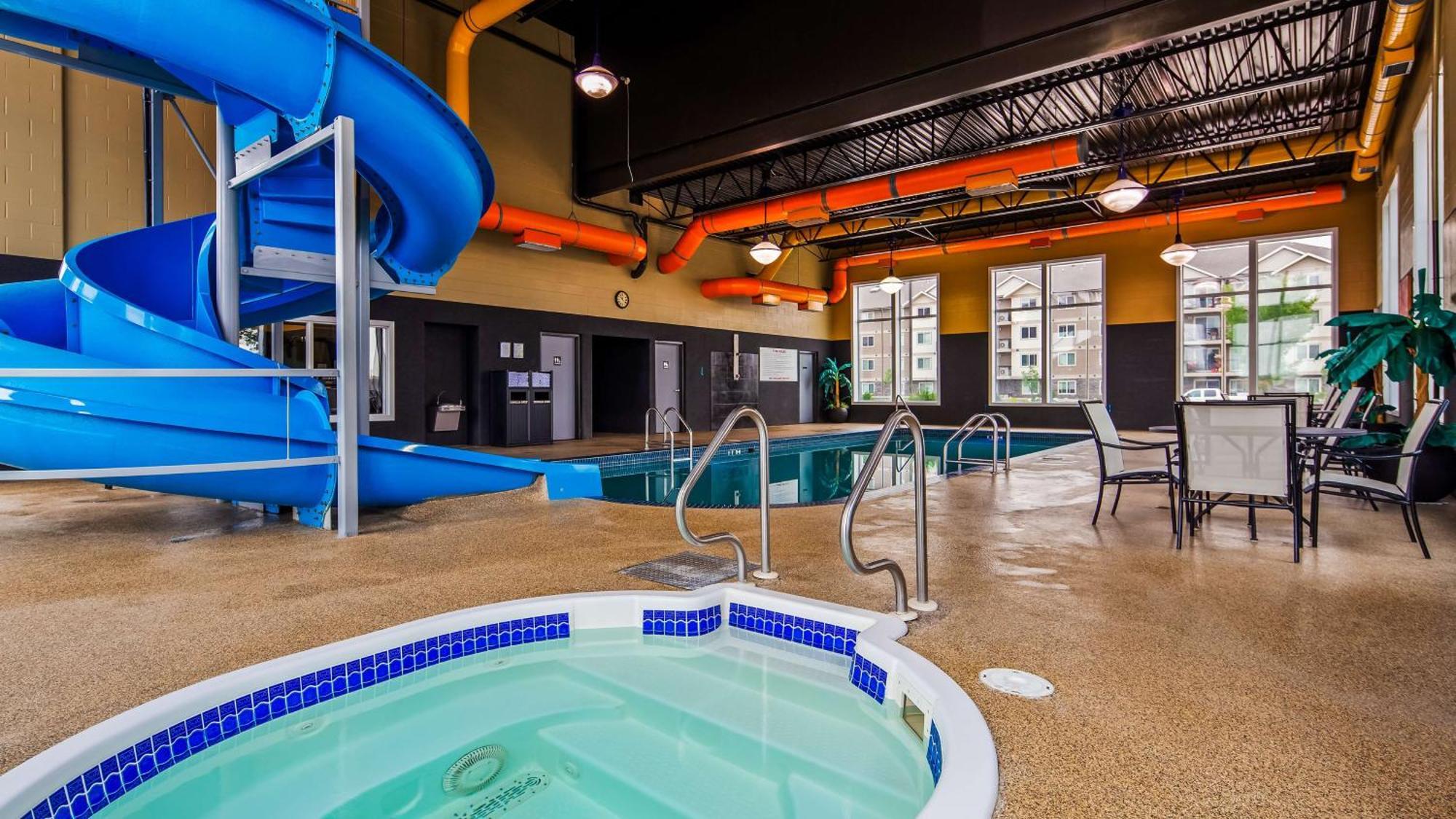ססקאטון Best Western Blairmore מראה חיצוני תמונה