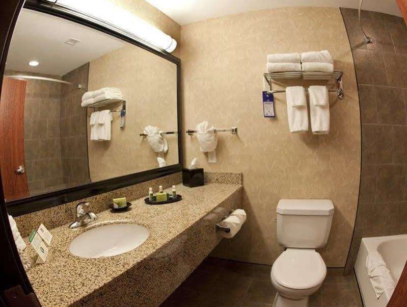 ססקאטון Best Western Blairmore מראה חיצוני תמונה