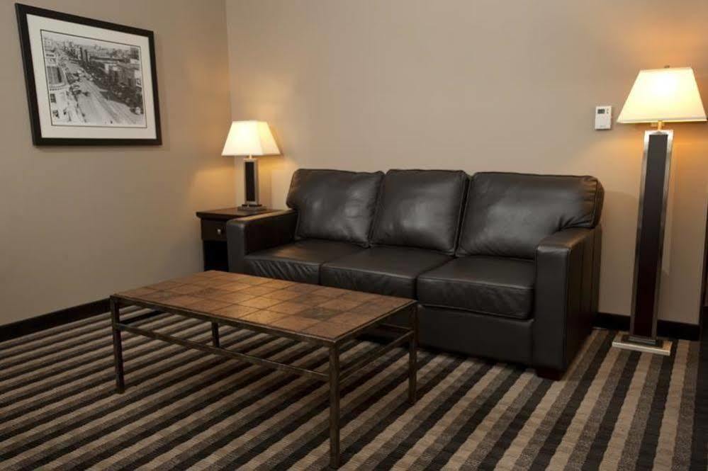 ססקאטון Best Western Blairmore מראה חיצוני תמונה