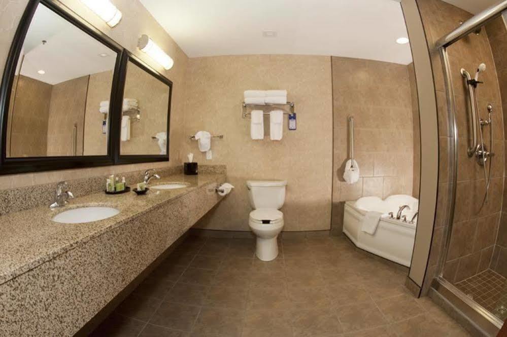ססקאטון Best Western Blairmore מראה חיצוני תמונה