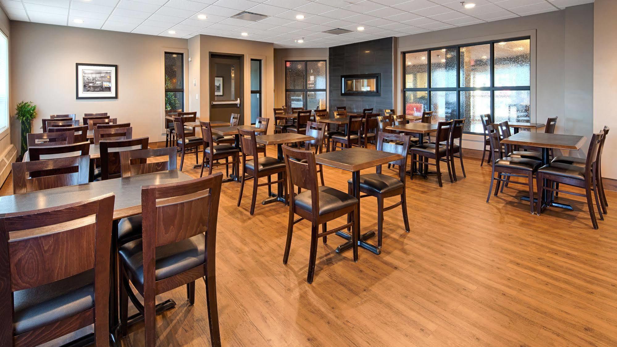ססקאטון Best Western Blairmore מראה חיצוני תמונה