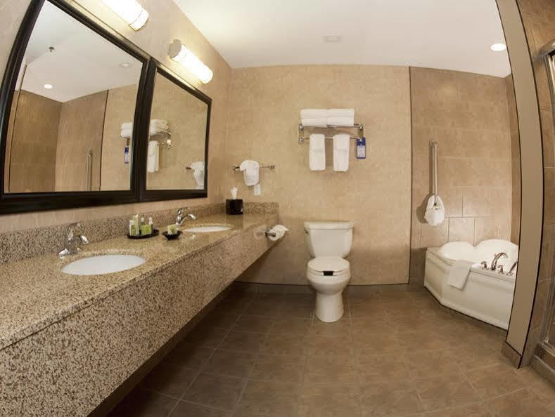 ססקאטון Best Western Blairmore מראה חיצוני תמונה