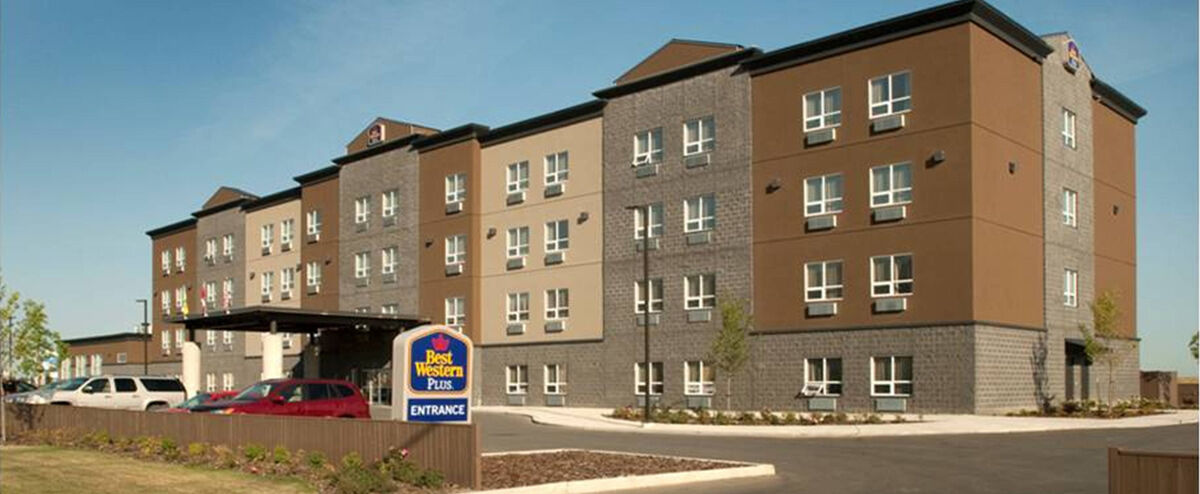 ססקאטון Best Western Blairmore מראה חיצוני תמונה